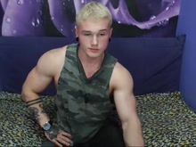 Schaue andy_hunk's Cam Show @ Chaturbate 10/09/2017