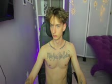 Schaue chester_curly's Cam Show @ Chaturbate 19/06/2022